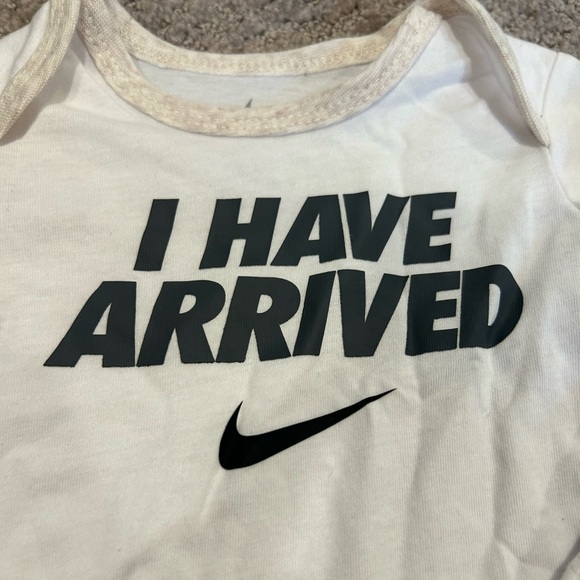 Nike Outfit - Picture 7 of 8